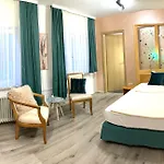 Boutique Goldene Henne 3* 沃尔夫
