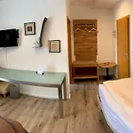 Boutique Goldene Henne 3*