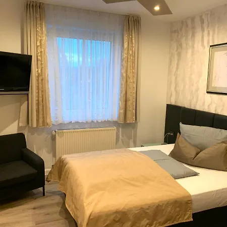 Hotel Boutique Goldene Henne 3*