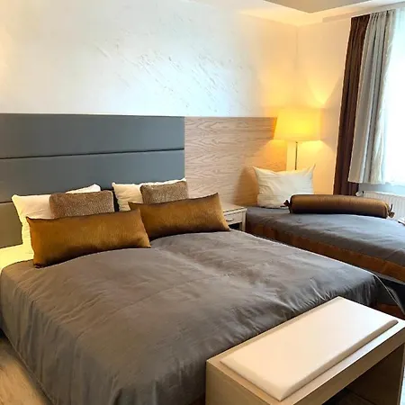 Boutique Goldene Henne