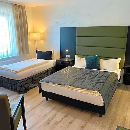 Boutique Goldene Henne 3* Wolfsburgo