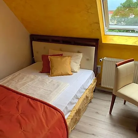 Hotel Boutique Goldene Henne Wolfsburgo