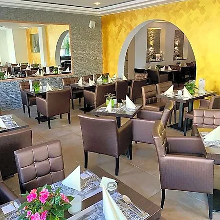 Boutique Goldene Henne 3*