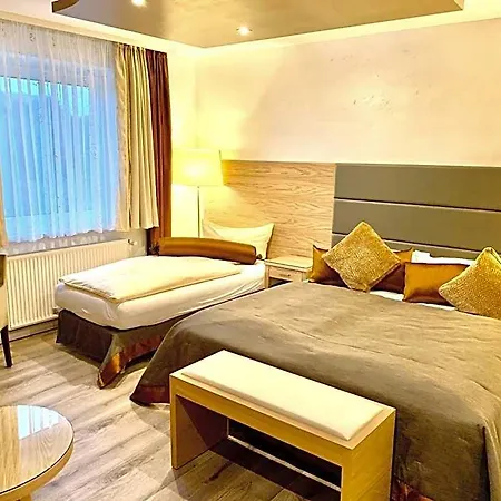 Boutique Goldene Henne Hotel