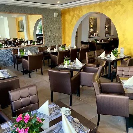 Hotel Boutique Goldene Henne Wolfsbourg