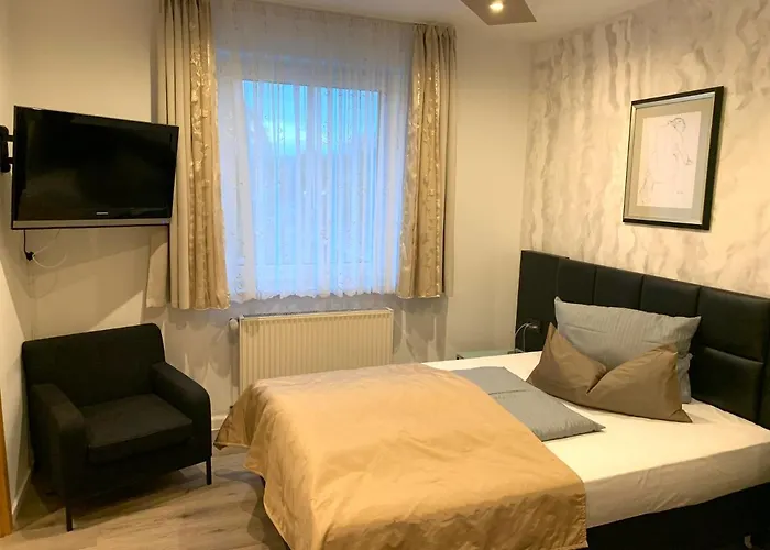 Hotel Boutique Goldene Henne 3*